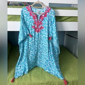 Tommy Bahama Blue & White Scrolls Cover Up / Caftan w/Pink Embroidered Neckline